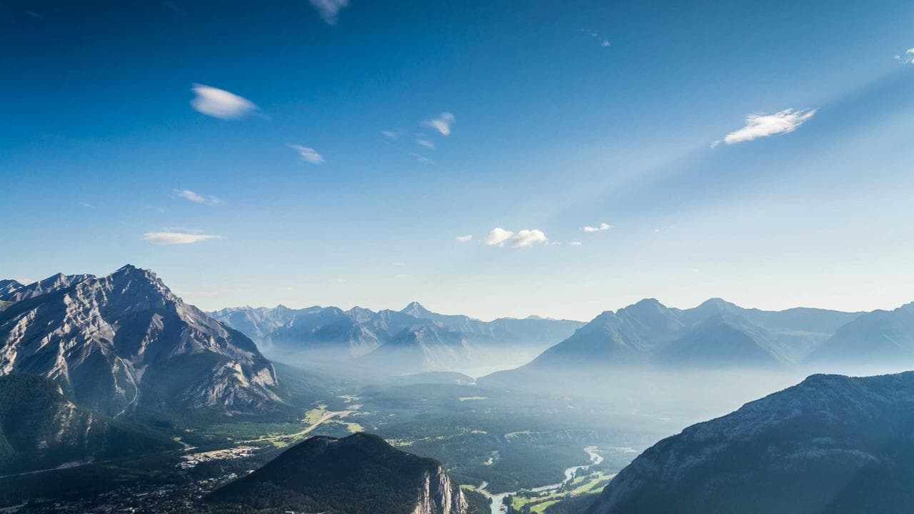 نگہ بلند، سخن دل نواز، جاں پرسوز