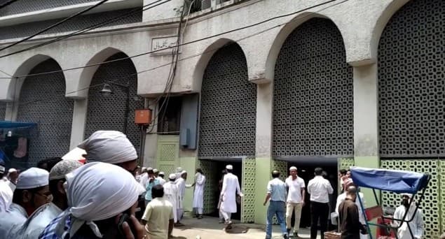 نظام الدین سے نکالے گئے 441 لوگوں میں کوویڈ 19 کی علامات، جانچ کے لیے بھیجا گیا، تبلیغی مرکز کو سیل کر دیا گیا