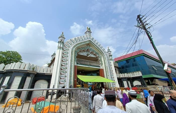 اورنگ زیب کے بعد سید سالار مسعود غازی نشانے پر،درگارہ کے مندر ہونے کا دعویٰ