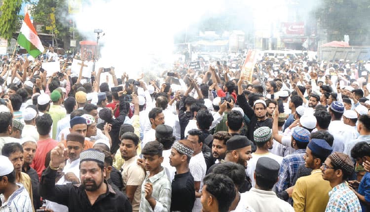 متنازعہ وقف قوانین کے خلاف مرشدآباد میں ہنگامہ آرائی کے پیچھے کون ہے؟